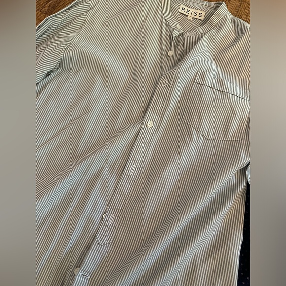 Bundle of Name Brand Men’s Button-ups - Picture 7 of 7